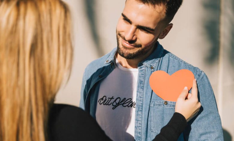 8 أشياء يفعلها الرجل عندما يحب المرأة بصدق